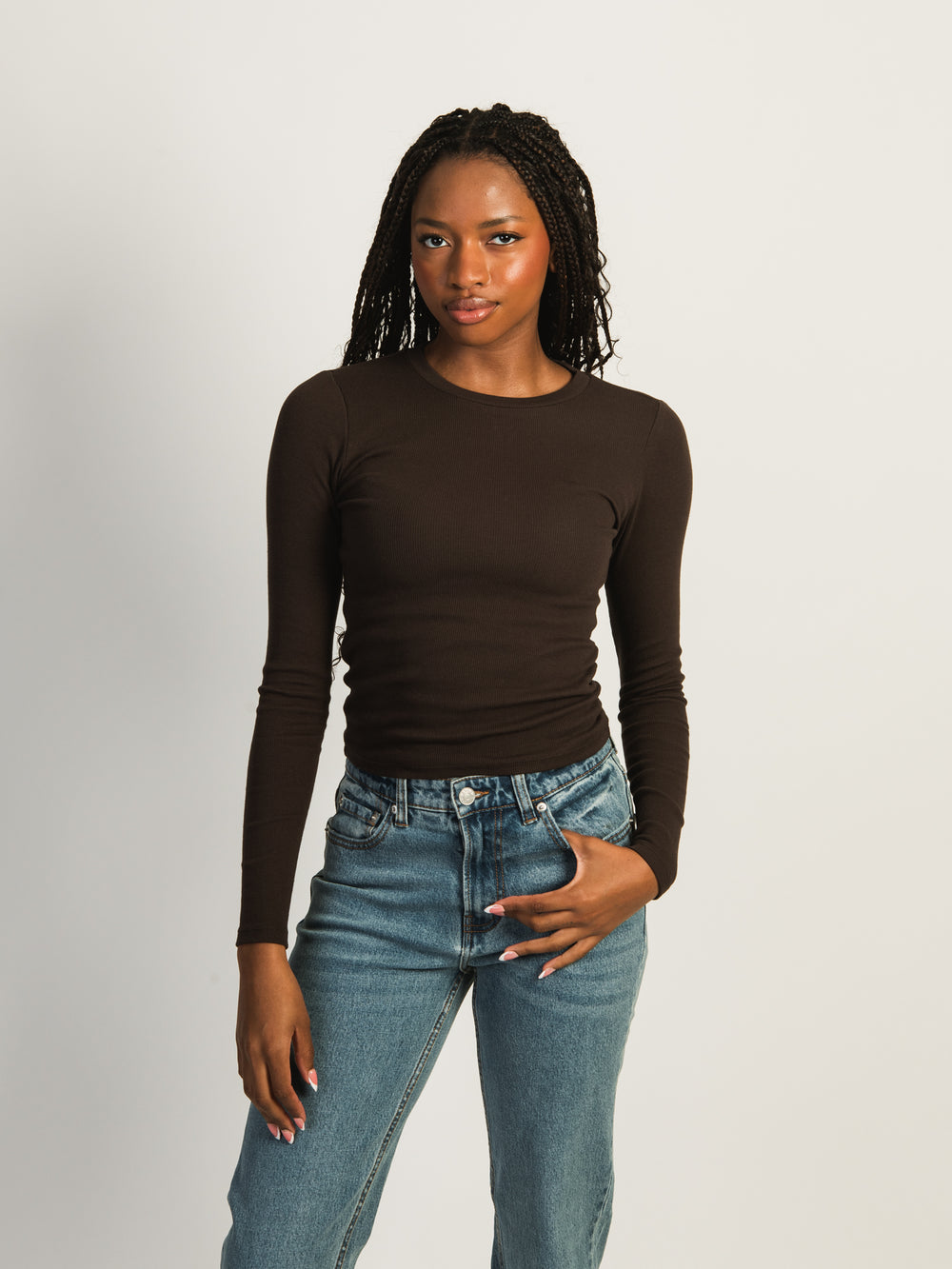 HARLOW ESSENTIAL LONG SLEEVE CREWNECK - CHOCOLATE
